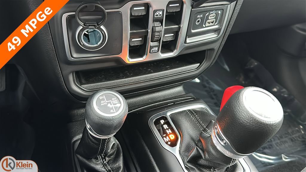 Used 2025 Jeep Wrangler Sahara 4xe image 23