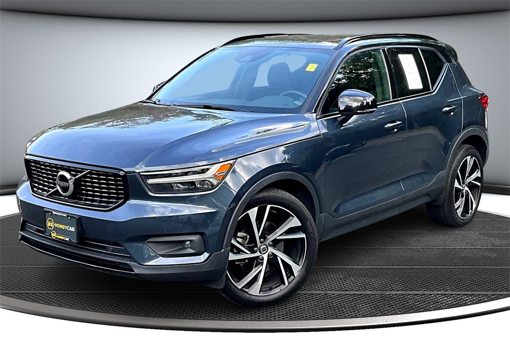 Used 2022 Volvo XC40 T5 R-Design image 3