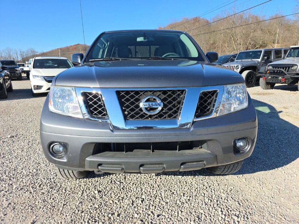 Used 2021 Nissan Frontier SV image 2