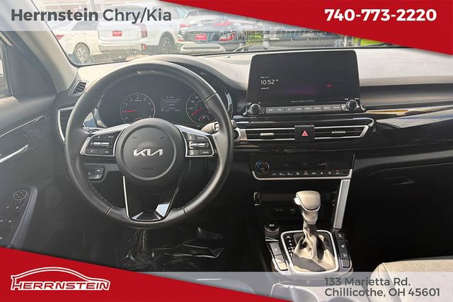 Used 2023 Kia Seltos EX AWD/4WD image 6