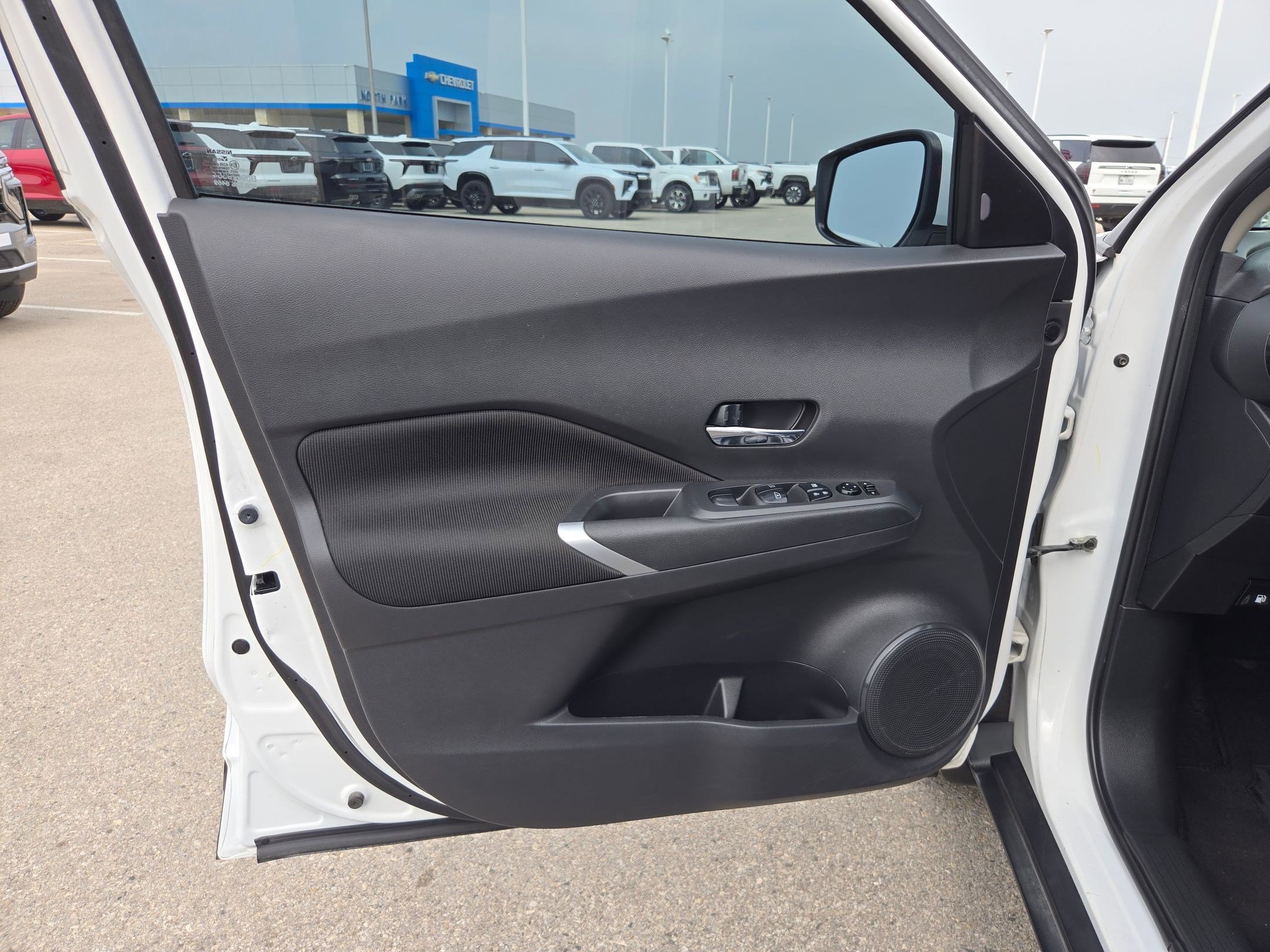 Used 2021 Nissan Kicks SV FWD image 12