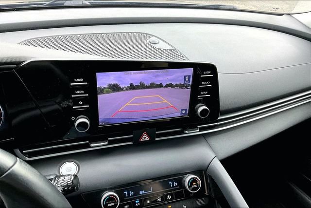 Used 2021 Hyundai Elantra SEL w/ Convenience Package image 13