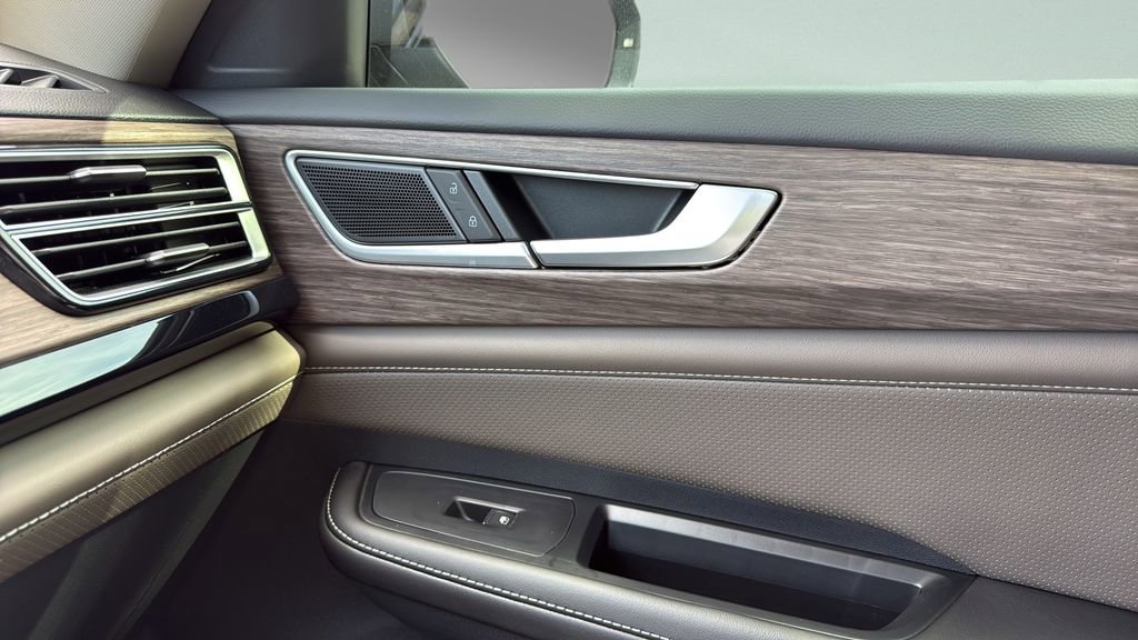 New 2026 Volkswagen Atlas SEL image 23