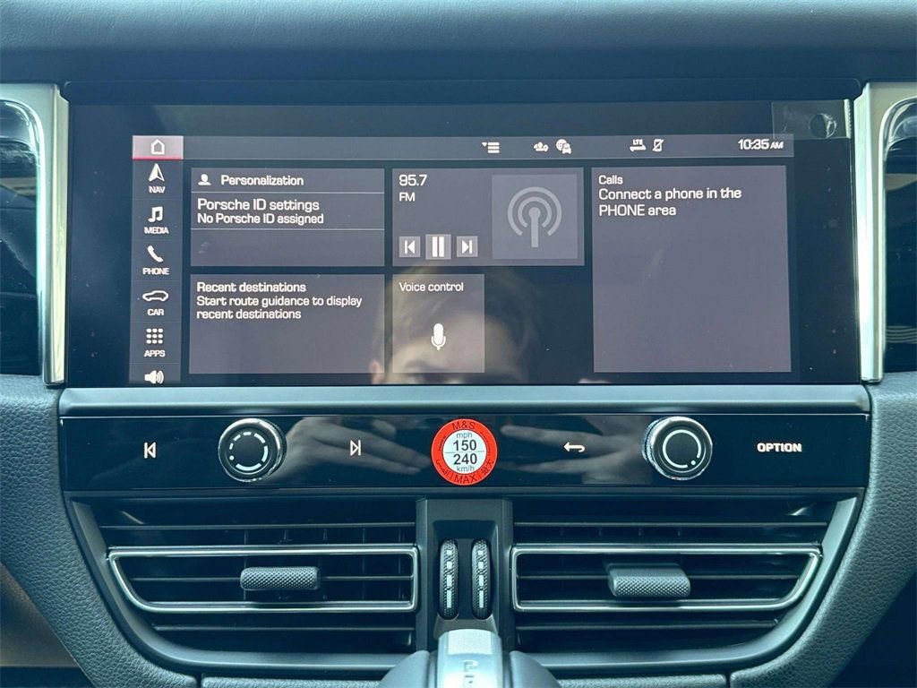 Used 2025 Porsche Macan AWD/4WD image 20