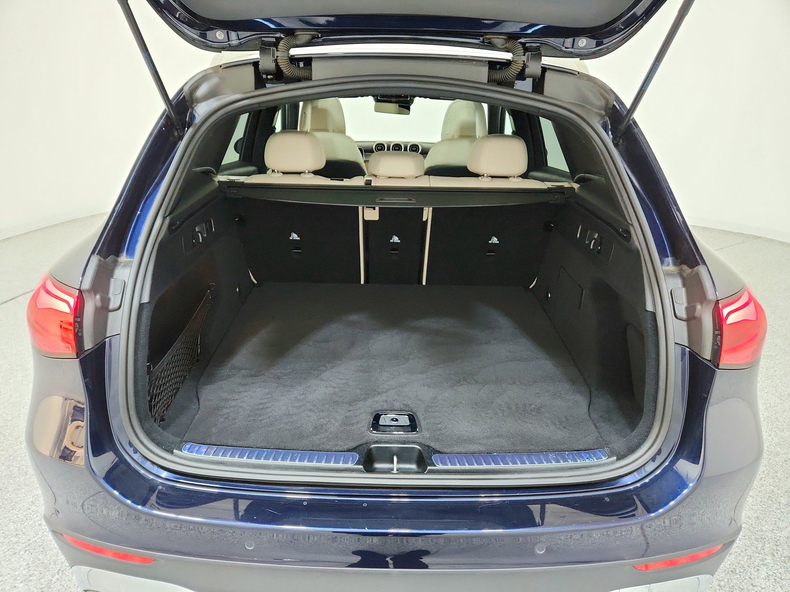 Certified 2024 Mercedes-Benz GLC 300 image 23