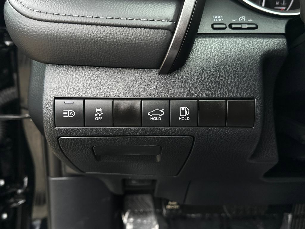 Used 2024 Toyota Camry LE image 18