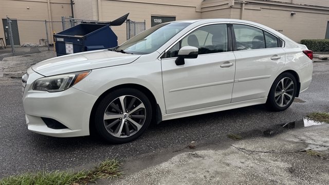 Used 2017 Subaru Legacy 3.6R Limited AWD/4WD image 2