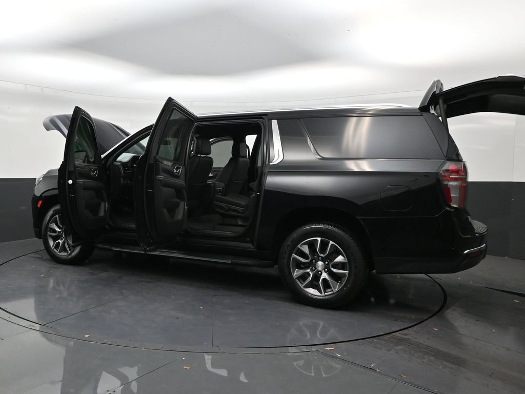 Used 2021 Chevrolet Suburban LT AWD/4WD image 30