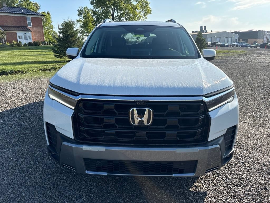 Used 2026 Honda Pilot Touring image 2