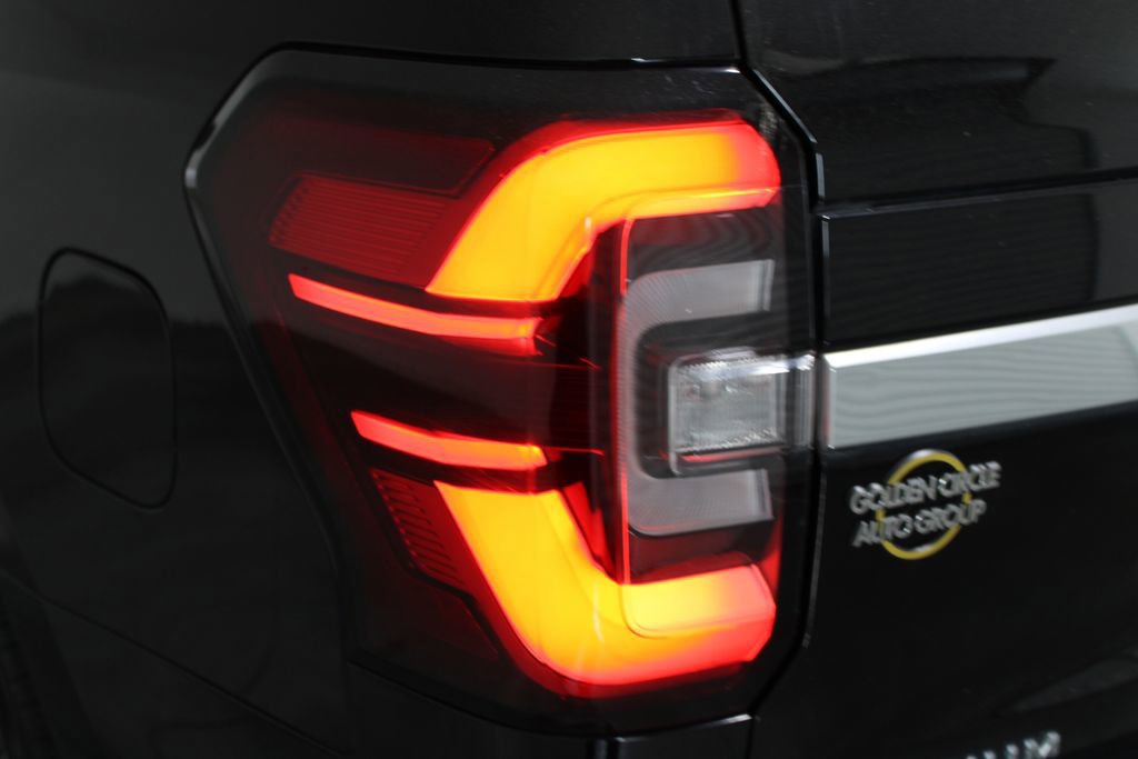 Used 2022 Ford Expedition Platinum image 58