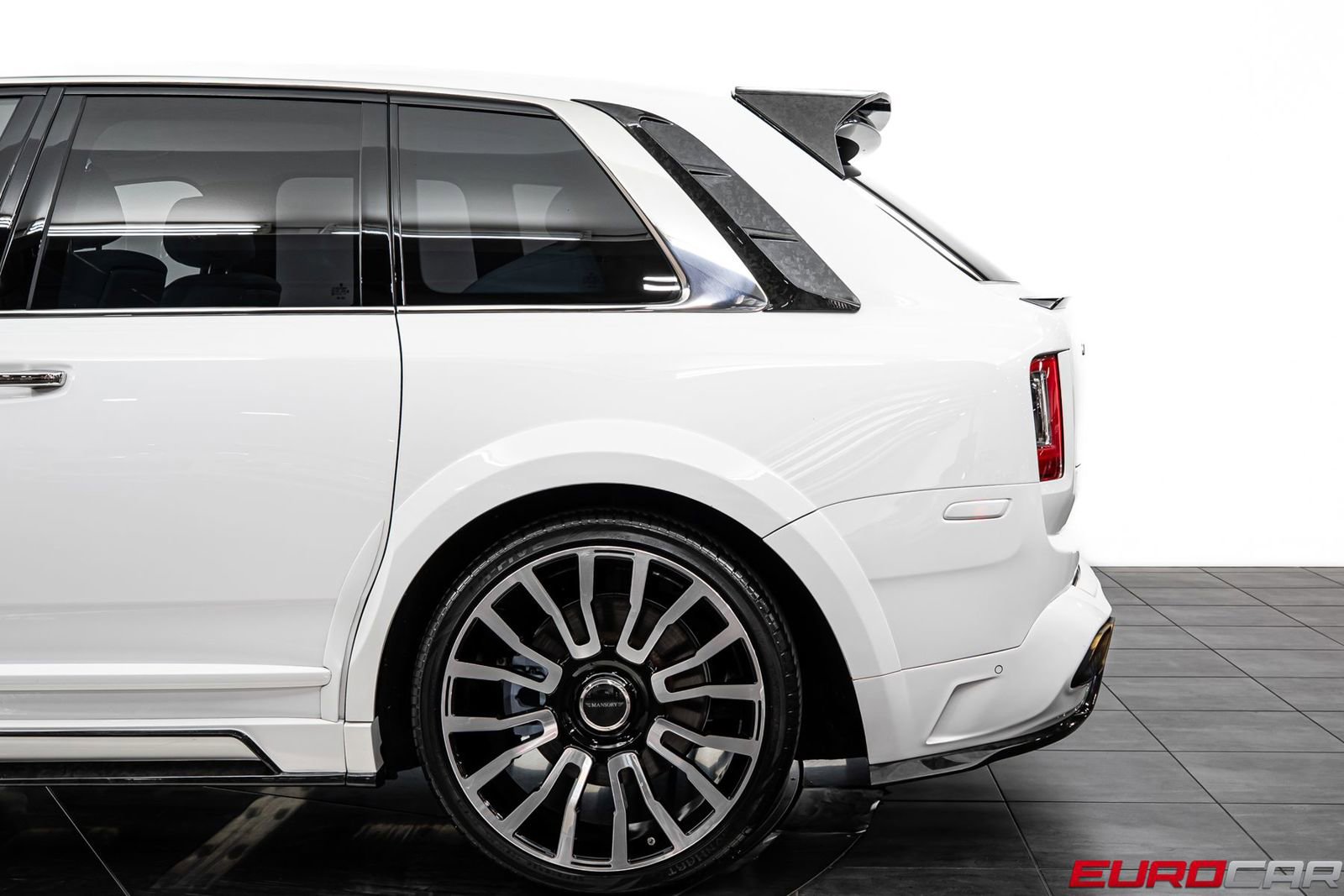 Used 2023 Rolls-Royce Cullinan image 19