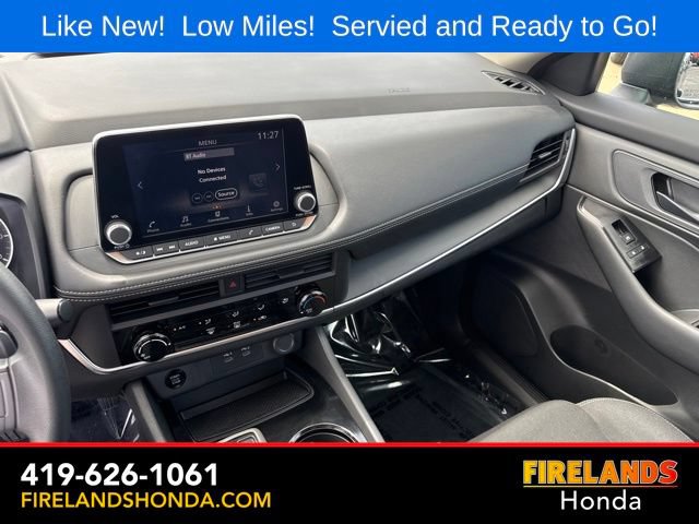 Used 2025 Nissan Rogue S FWD image 19