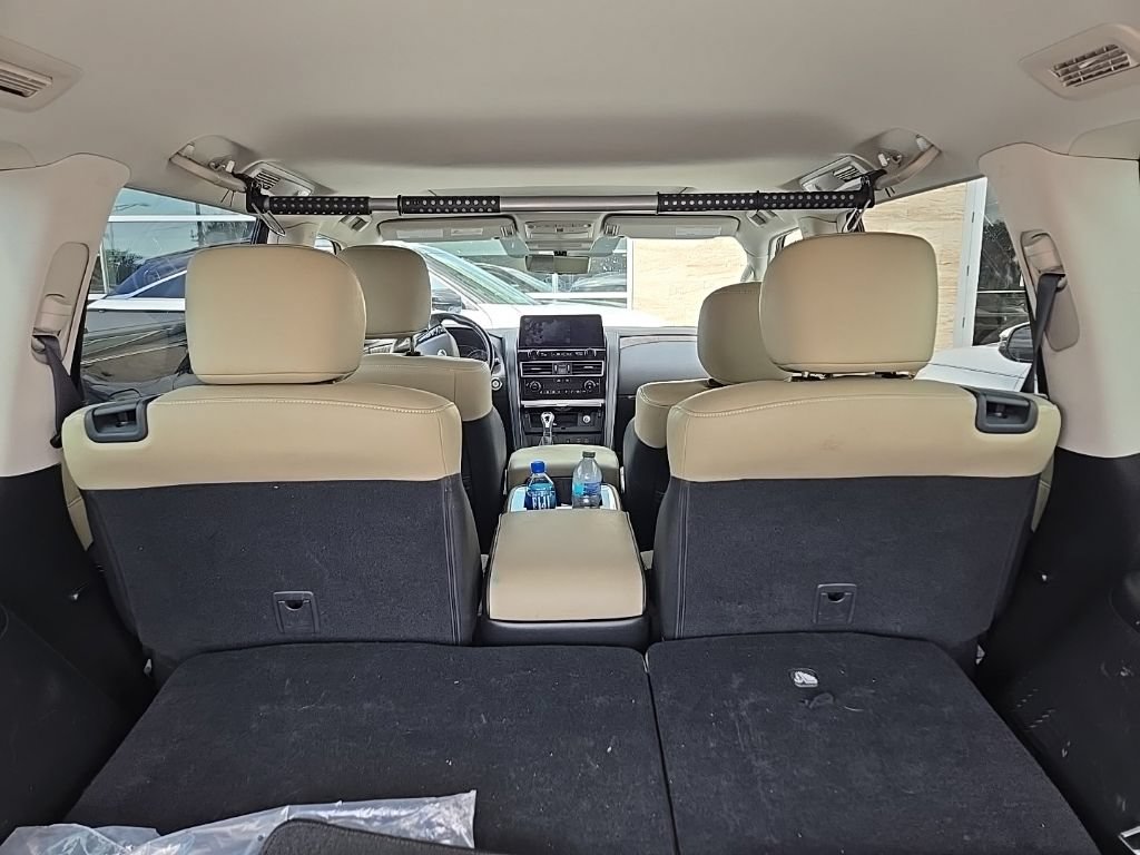 Used 2023 INFINITI QX80 Premium Select w/ All-Season Package RWD image 7