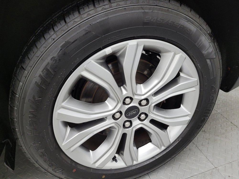 Used 2024 Ford Edge Titanium image 31