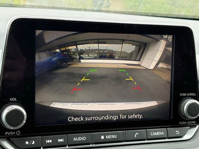 Certified 2025 Nissan Rogue SV AWD/4WD image 10