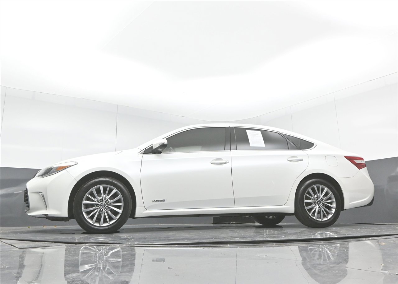 Used 2016 Toyota Avalon Limited image 36