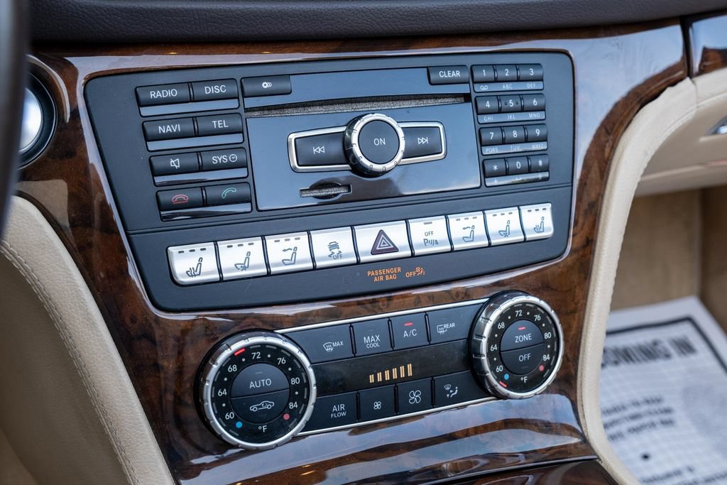 Used 2013 Mercedes-Benz SL 550 w/ Premium Pkg image 22