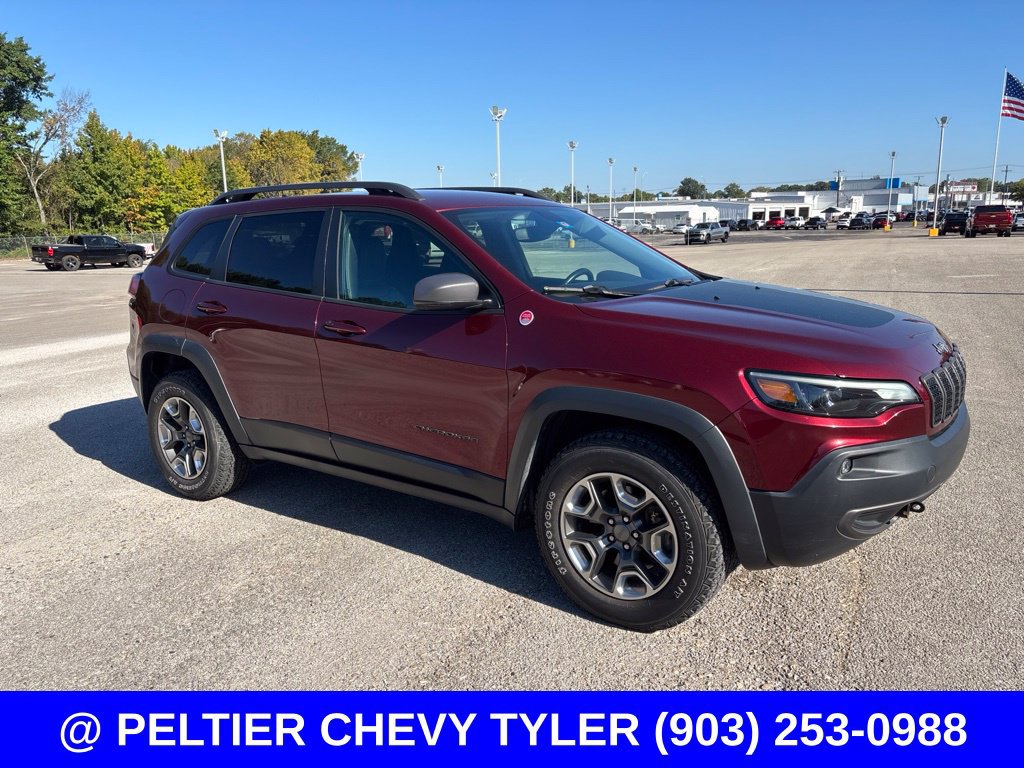 Used 2019 Jeep Cherokee Trailhawk w/ Cold Weather Group AWD/4WD image 1