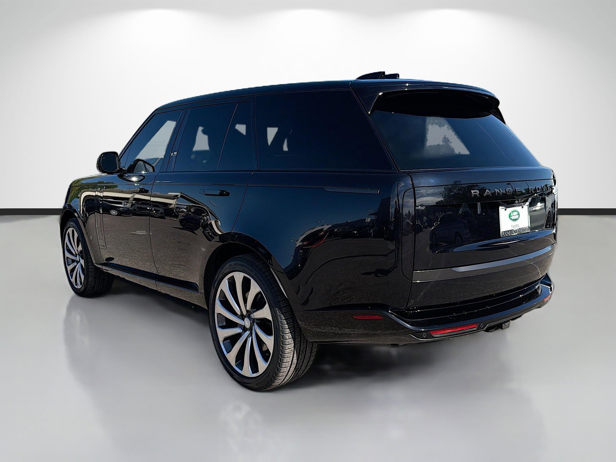 Used 2024 Land Rover Range Rover Autobiography AWD/4WD image 3
