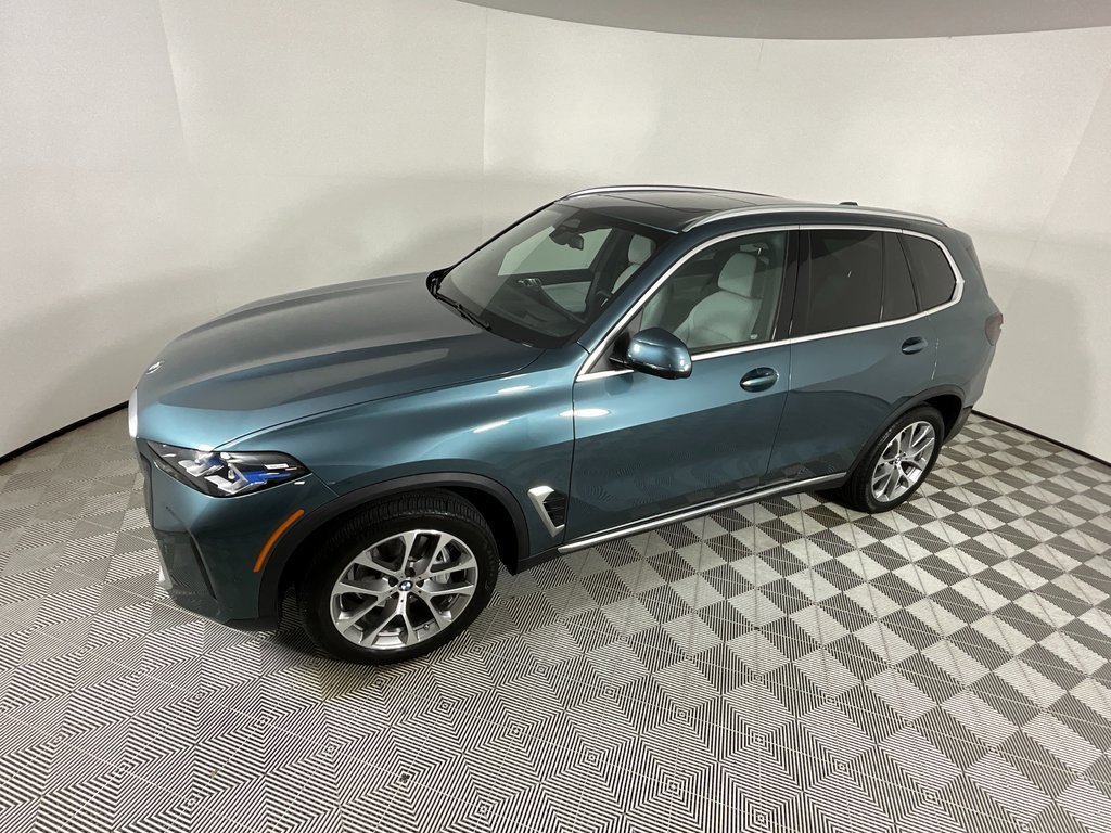 Used 2024 BMW X5 xDrive40i w/ Premium Package image 9