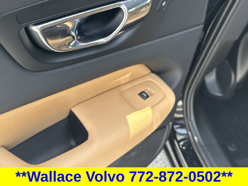 Used 2019 Volvo XC60 T5 Inscription w/ Protection Package Premier AWD/4WD image 12