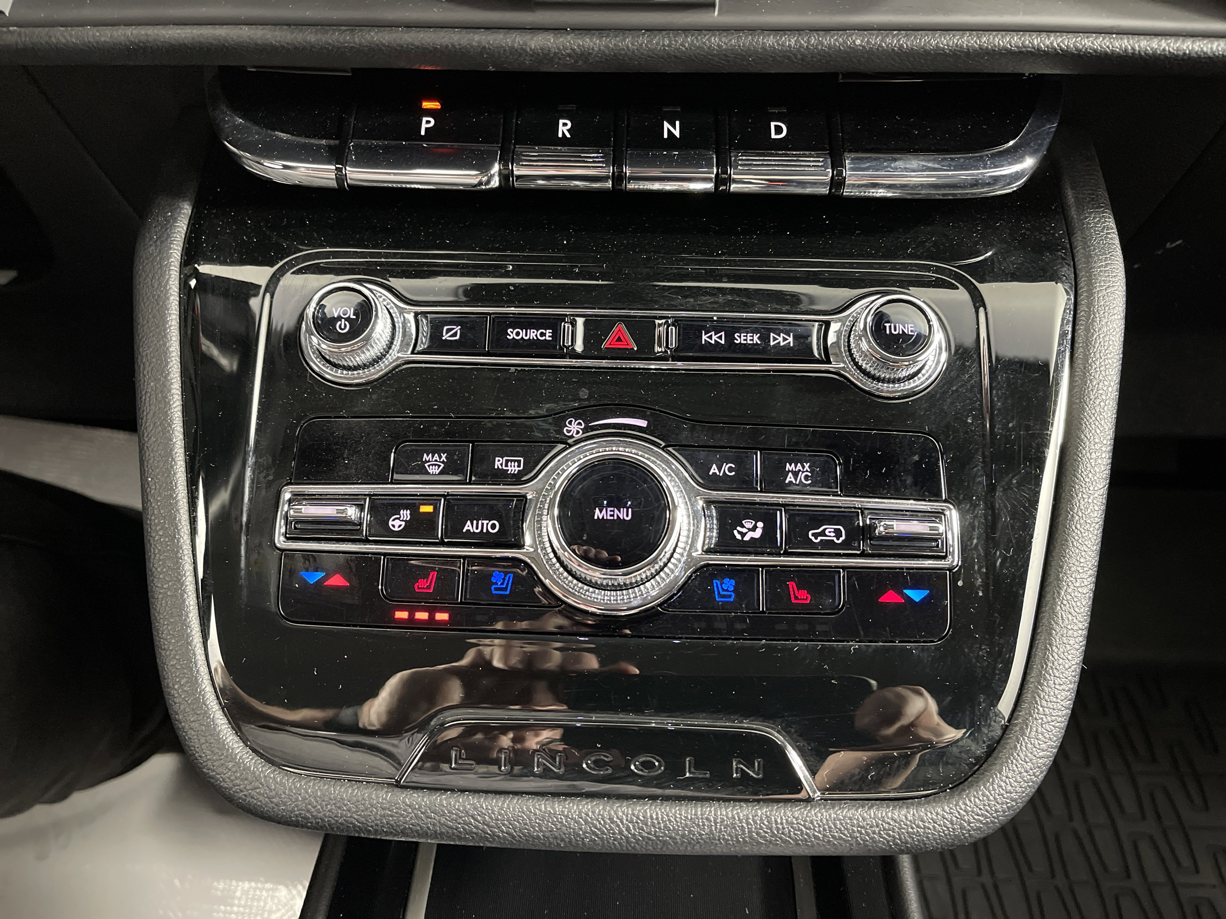 Used 2022 Lincoln Corsair AWD w/ Equipment Group 101A image 24