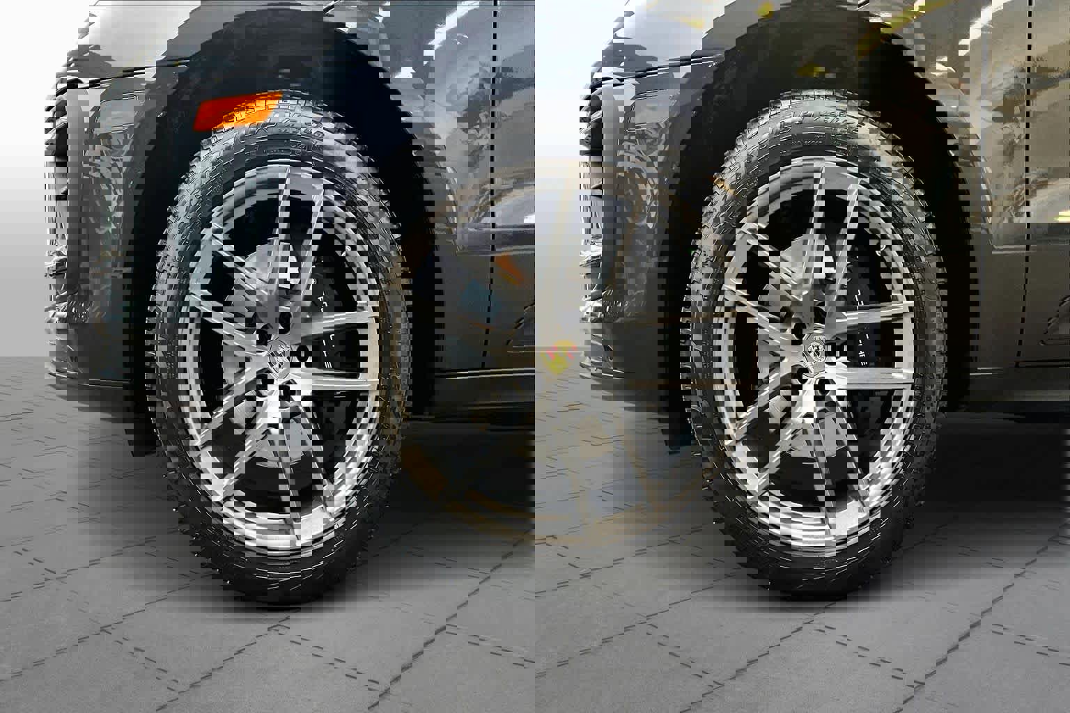 Used 2025 Porsche Macan image 10