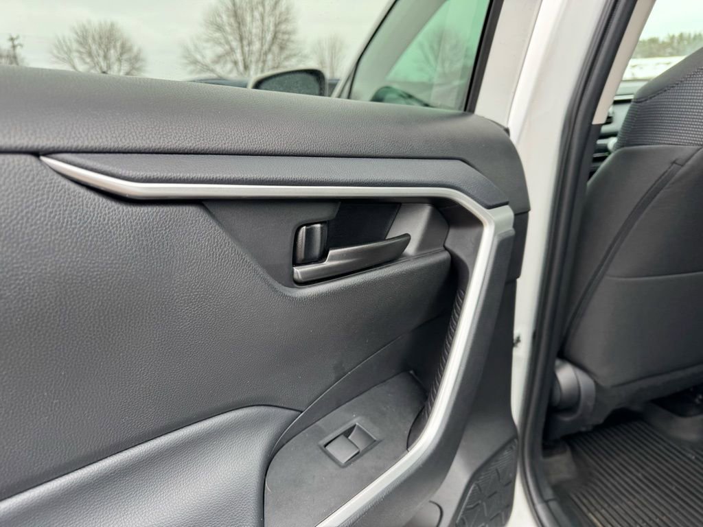 Used 2024 Toyota RAV4 LE image 23