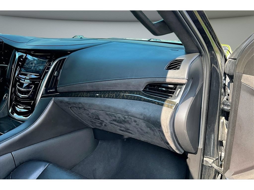 Used 2019 Cadillac Escalade ESV Platinum AWD/4WD image 49