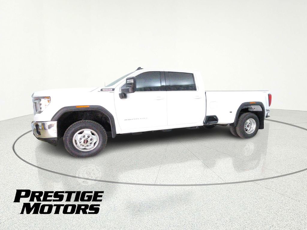 Used 2022 GMC Sierra 3500 SLE w/ SLE Convenience Package AWD/4WD image 4