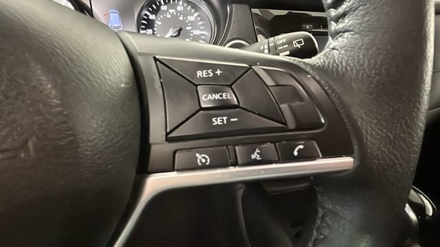 Used 2020 Nissan Rogue SV AWD/4WD image 16