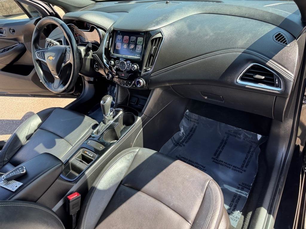 Used 2017 Chevrolet Cruze Premier FWD image 27