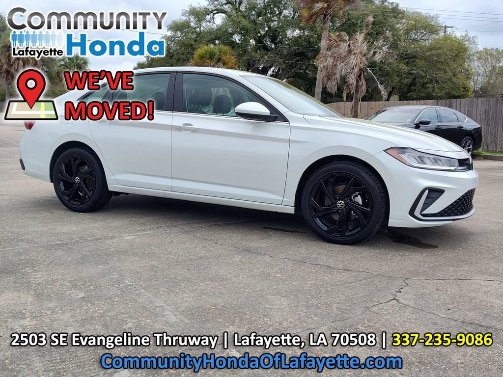Used 2025 Volkswagen Jetta SE w/ Black Wheel Package FWD image 13