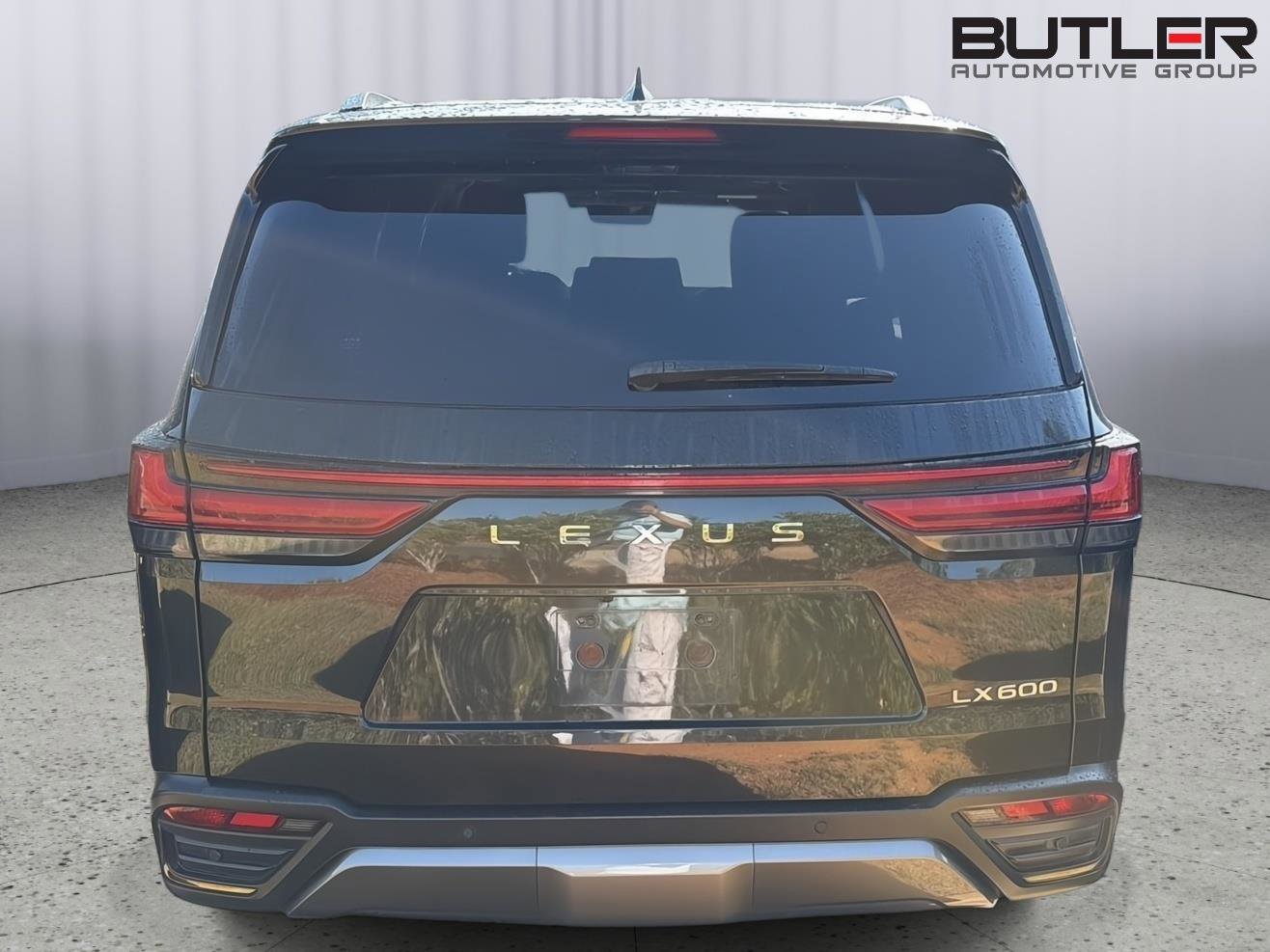 Used 2024 Lexus LX 600 4WD w/ Appearance Package image 9