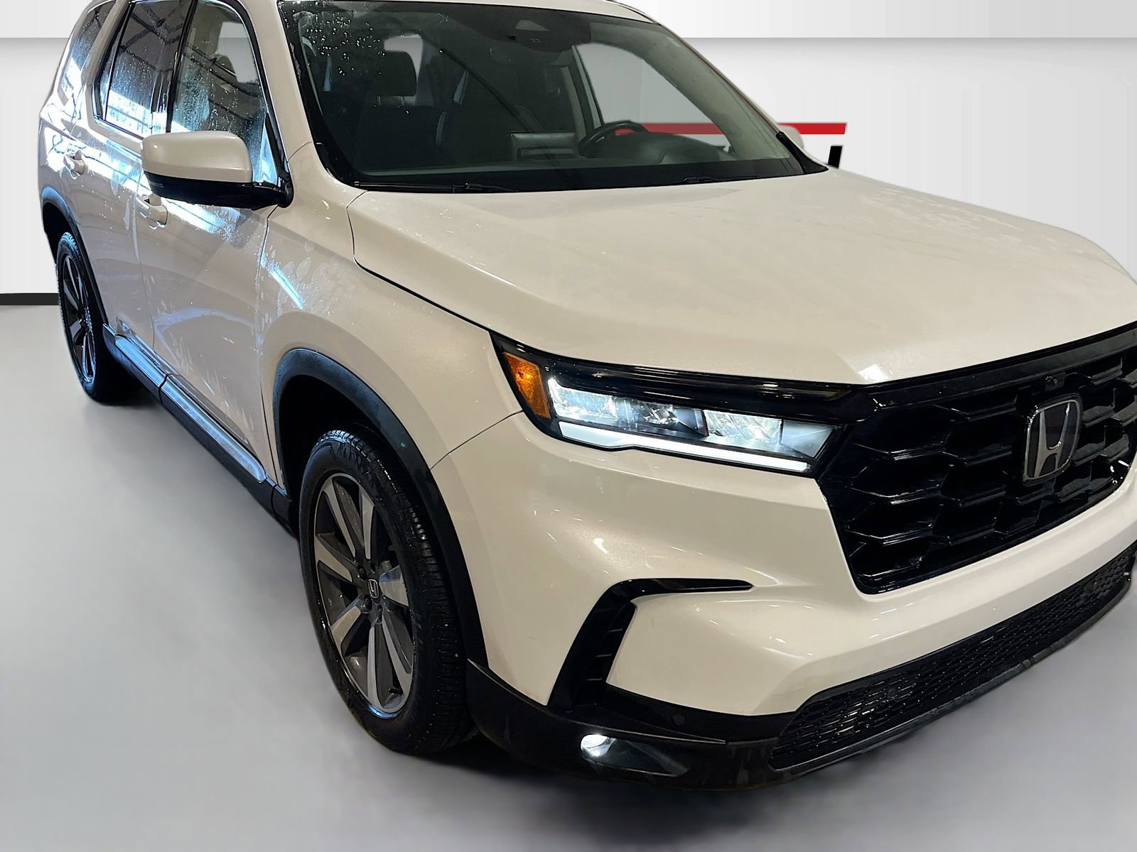 Used 2024 Honda Pilot Elite