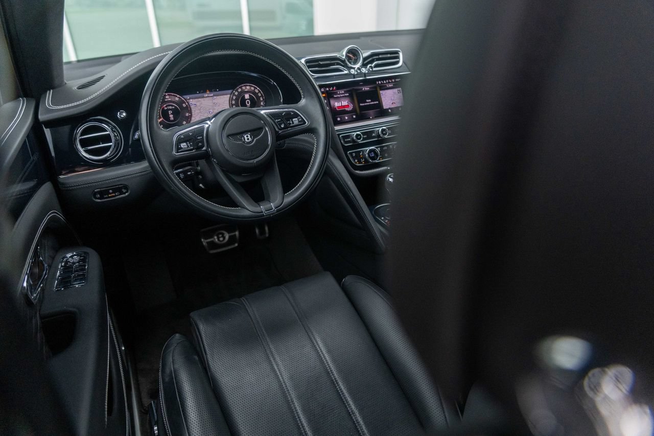 Certified 2024 Bentley Bentayga AWD/4WD image 51
