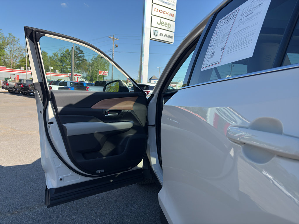 Used 2024 Toyota Grand Highlander Platinum image 19