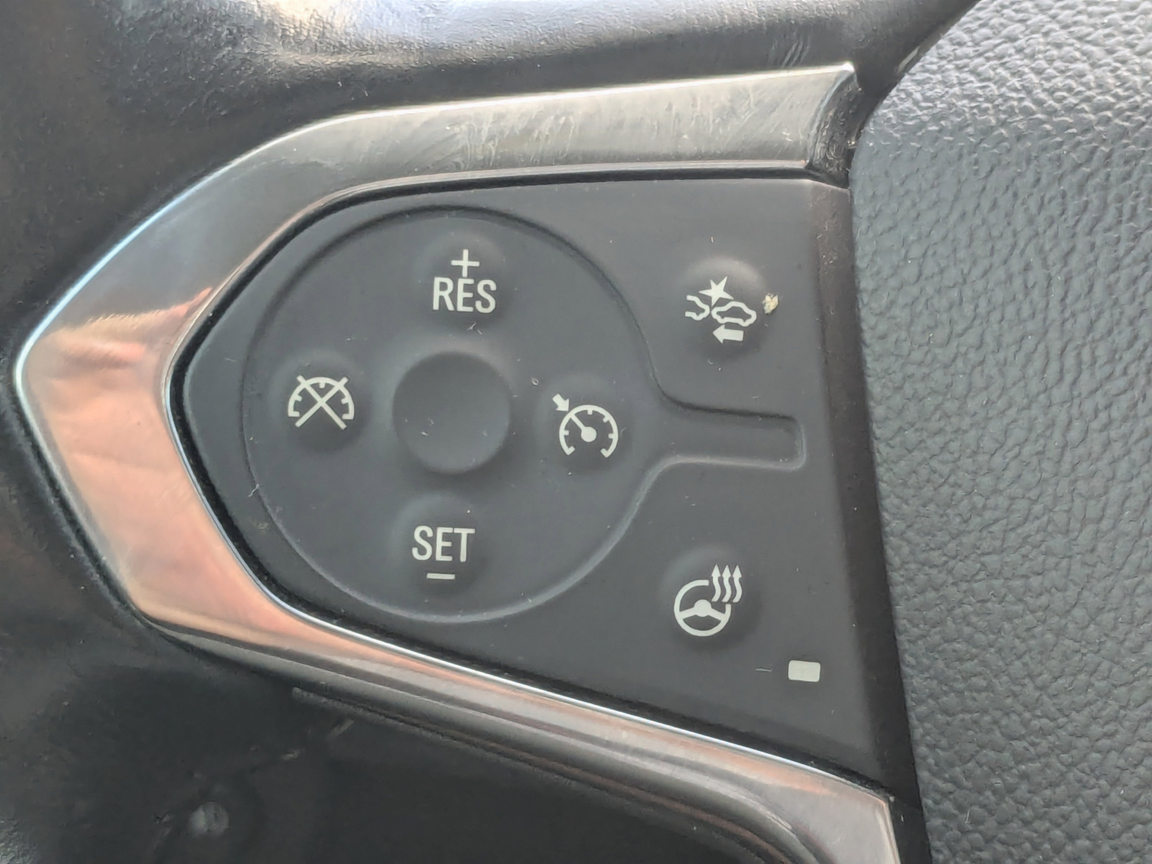 Used 2019 Chevrolet Traverse Premier w/ Driver Confidence II Package image 33