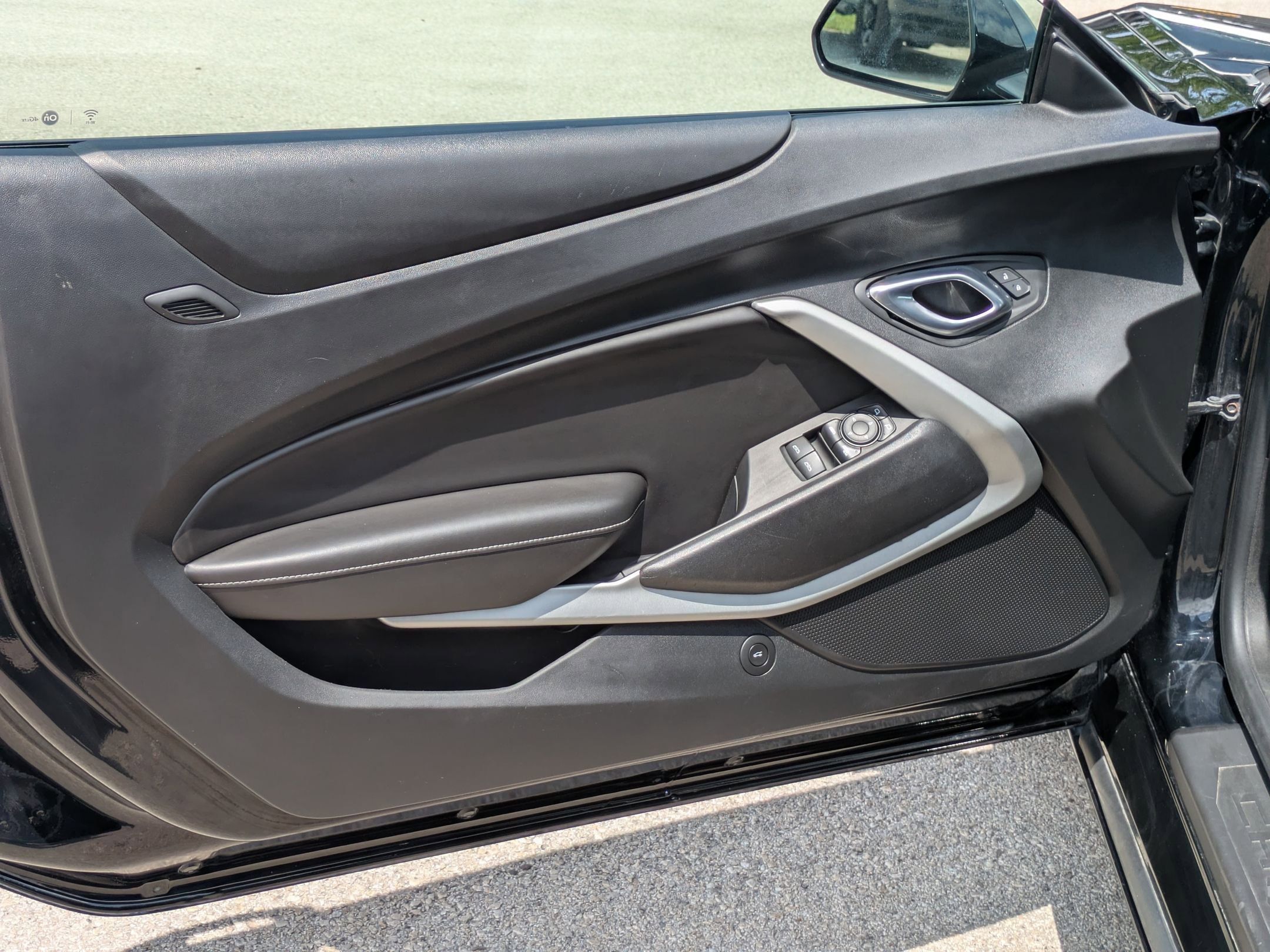 Used 2018 Chevrolet Camaro LT w/ RS Package image 10