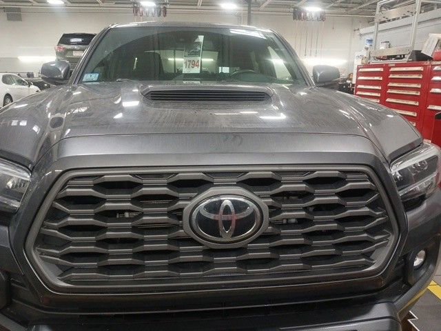 Used 2023 Toyota Tacoma TRD Sport w/ Technology Package image 3