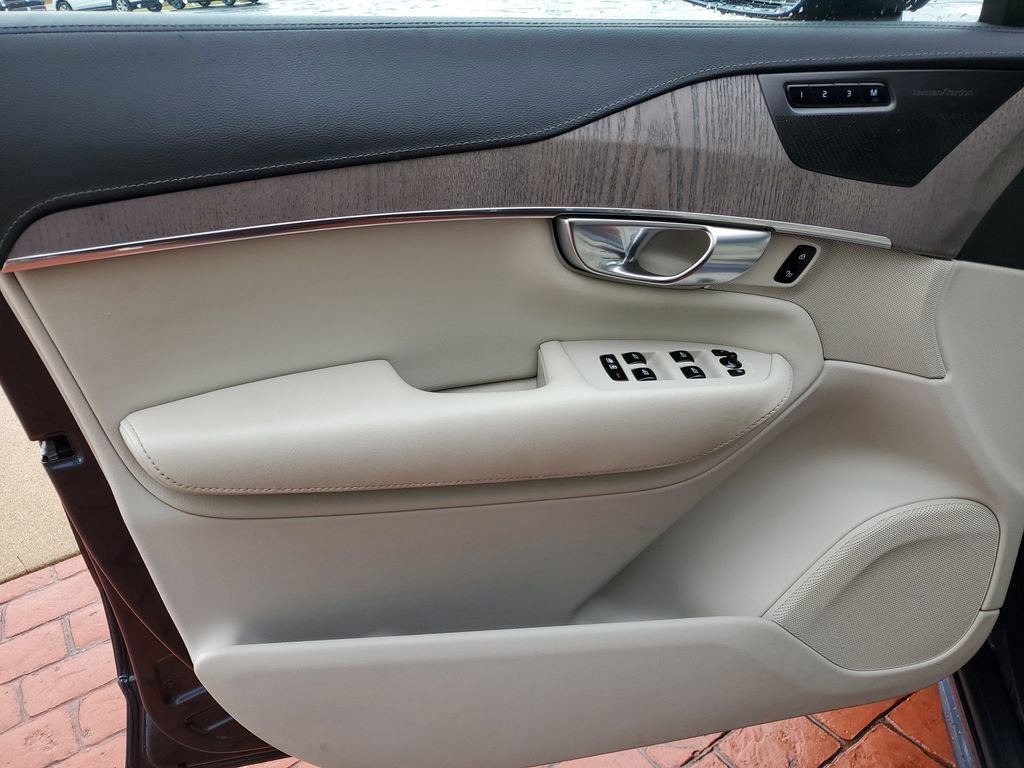 Used 2022 Volvo XC90 T6 Inscription w/ Advanced Package image 26