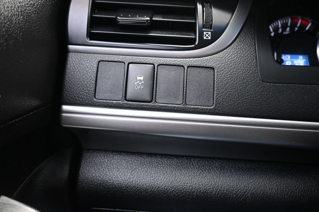 Used 2012 Toyota Camry SE FWD image 22