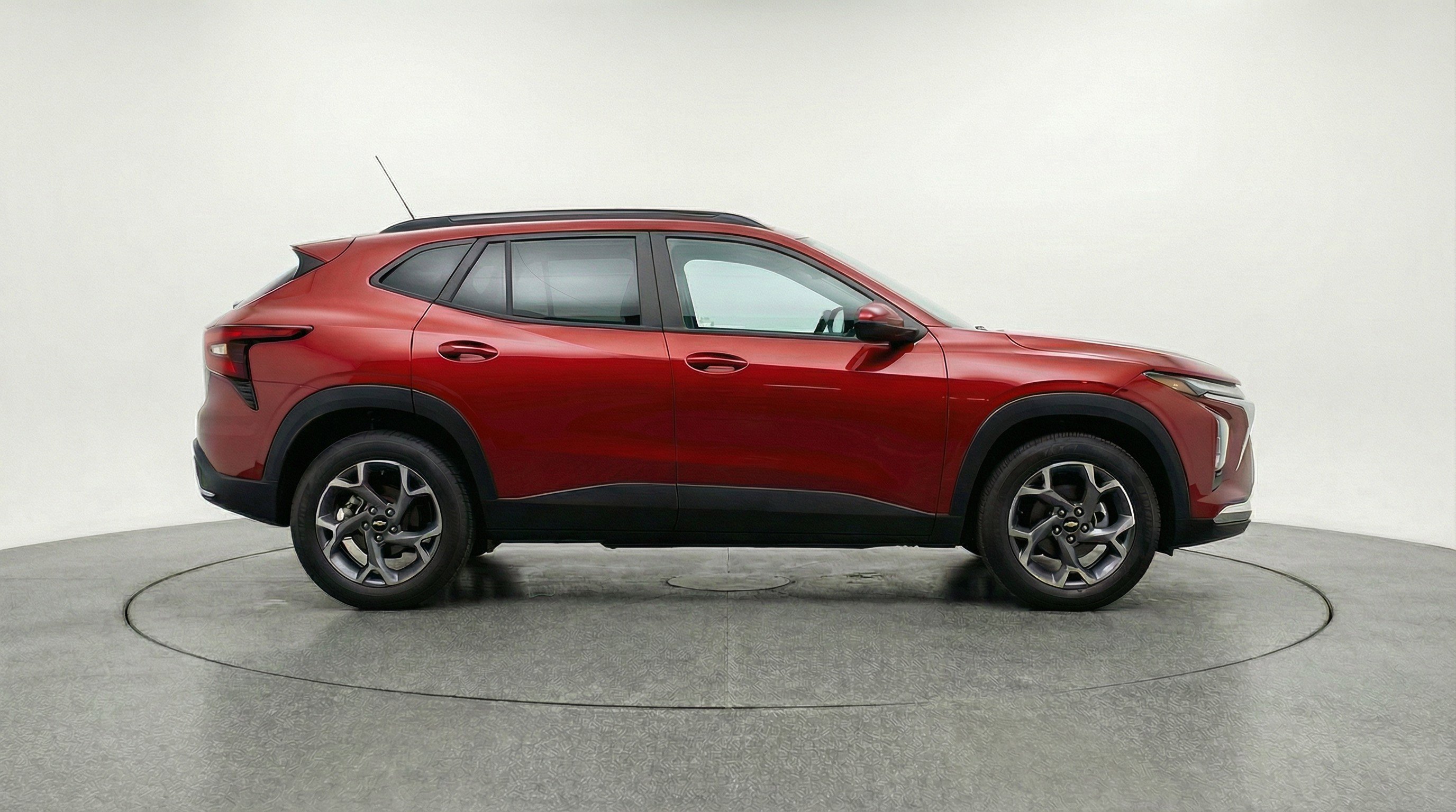 Used 2025 Chevrolet Trax LT w/ LT Convenience Package FWD image 11