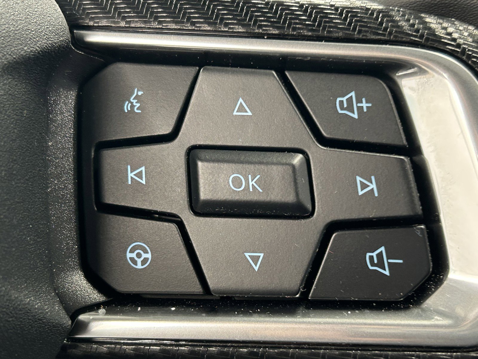 Used 2025 Ford Mustang Coupe image 19