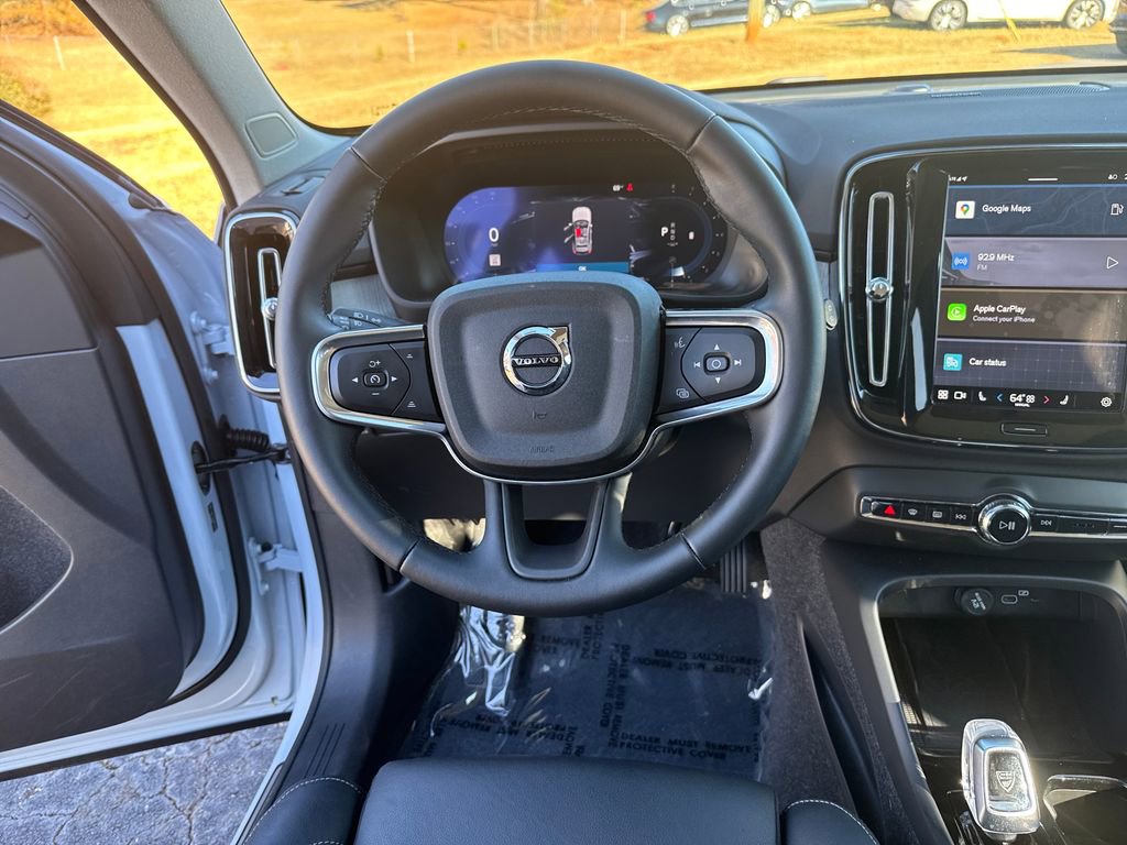 Certified 2025 Volvo XC40 B5 Ultra w/ Protection Package image 17
