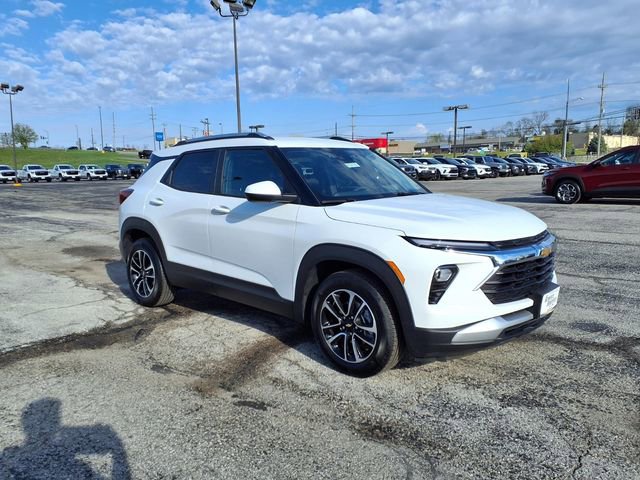 Used 2025 Chevrolet TrailBlazer LT FWD image 6