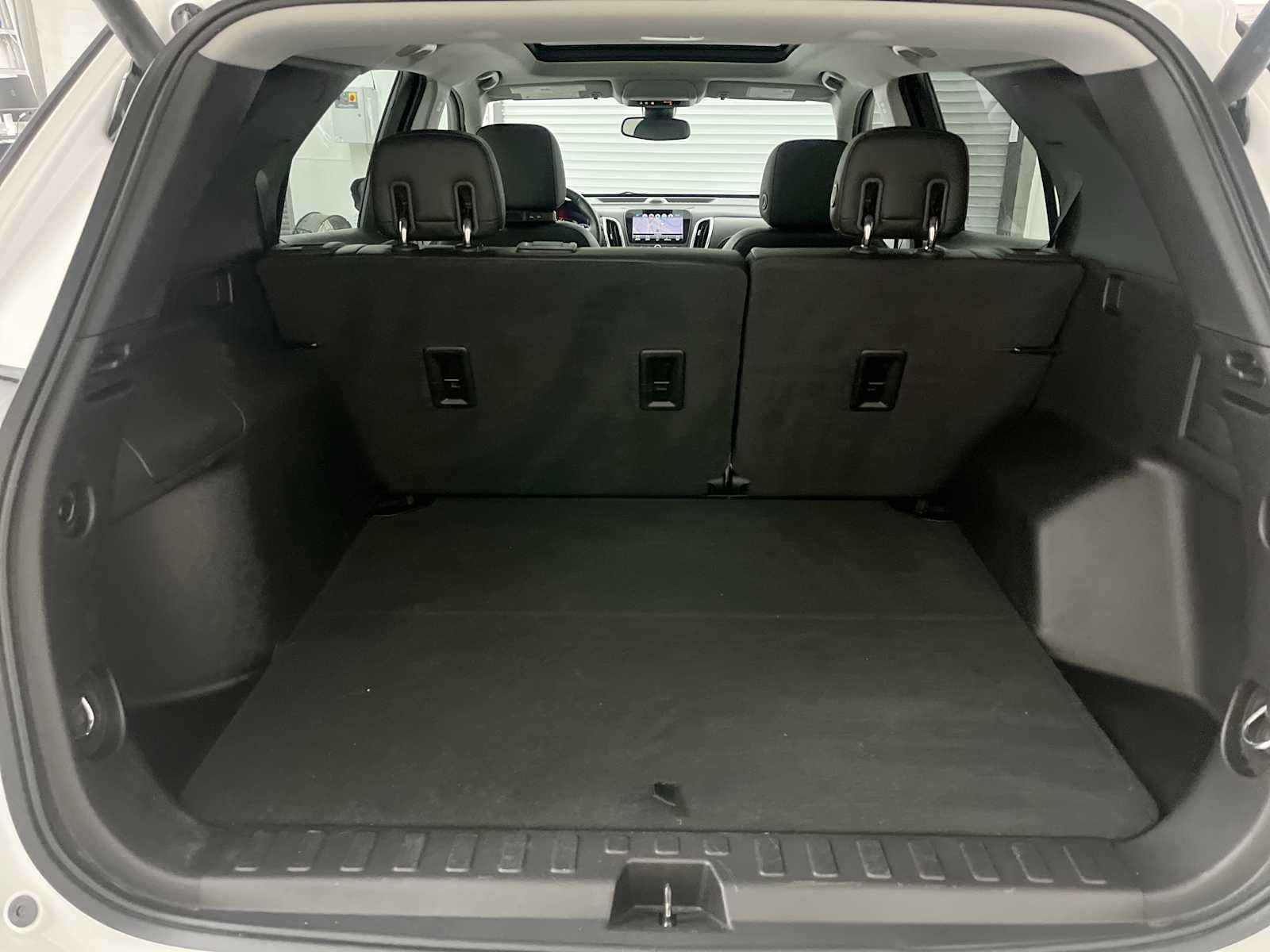 Used 2018 Chevrolet Equinox Premier FWD image 27