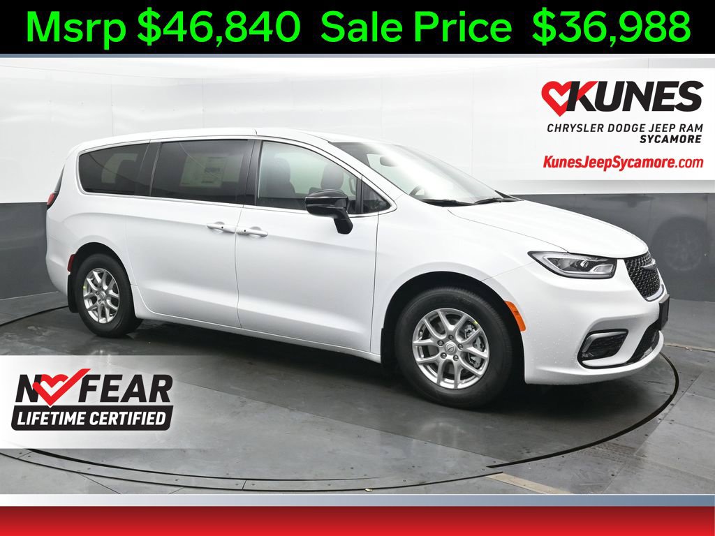 New 2026 Chrysler Pacifica Select