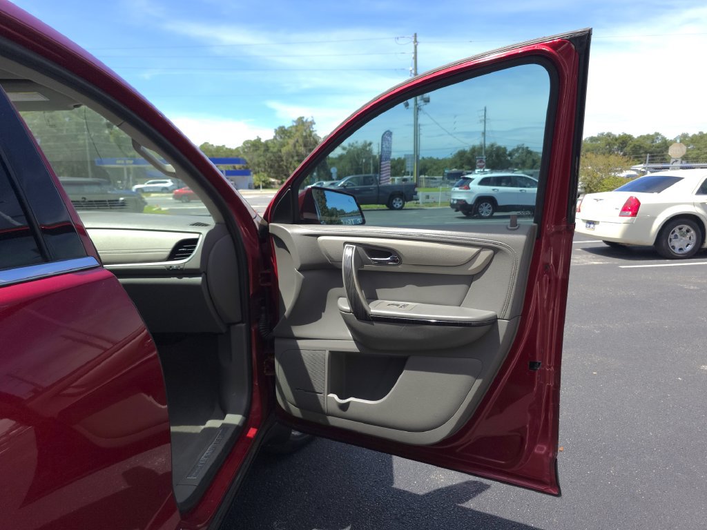 Used 2014 Chevrolet Traverse LTZ FWD image 17