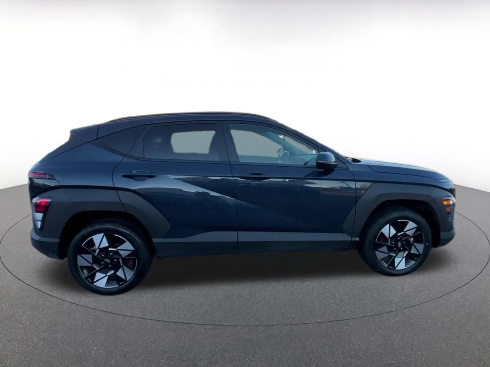 Used 2025 Hyundai Kona SEL image 16